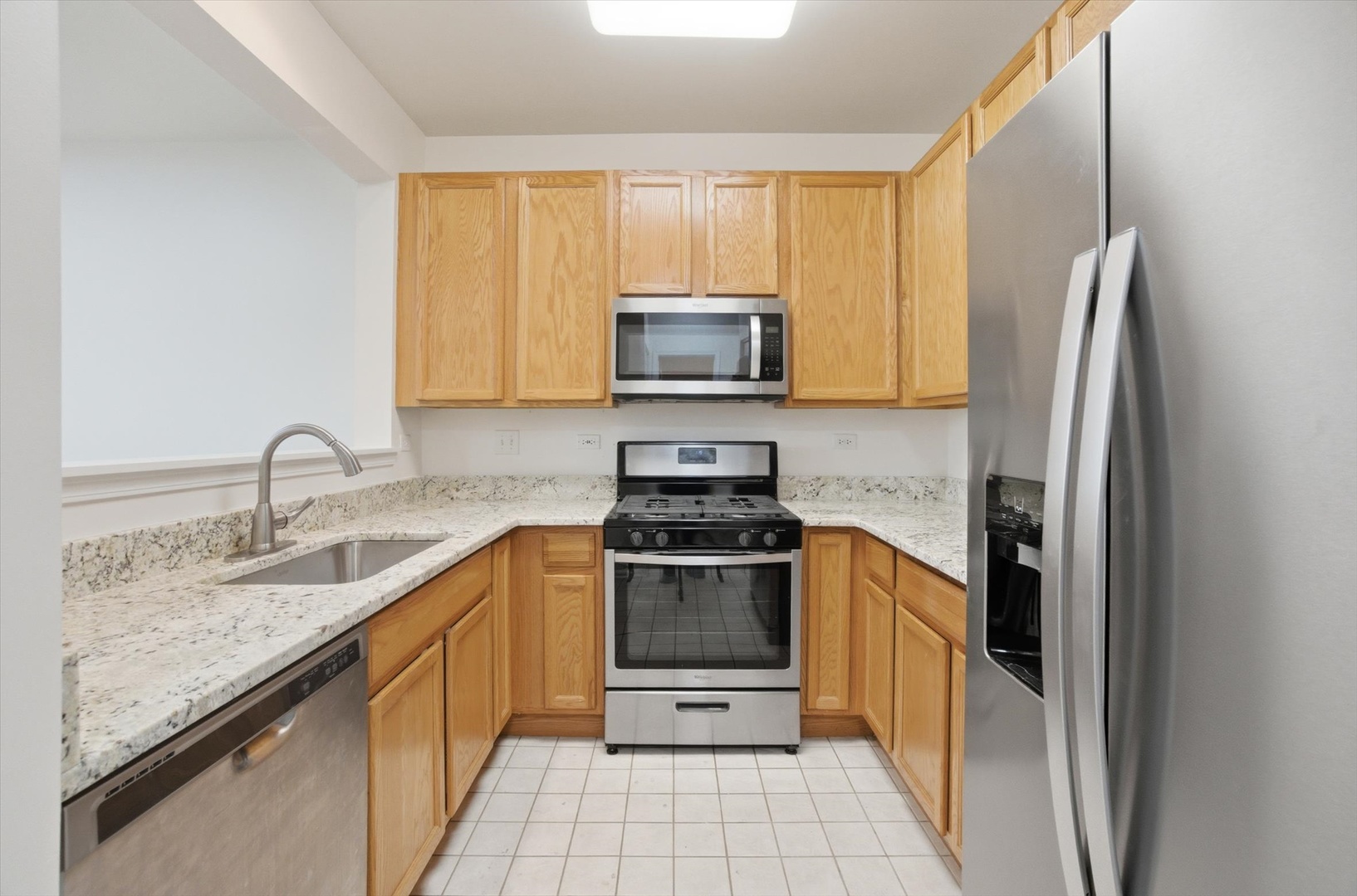 2486 Georgetown Circle, Aurora, IL 60503
