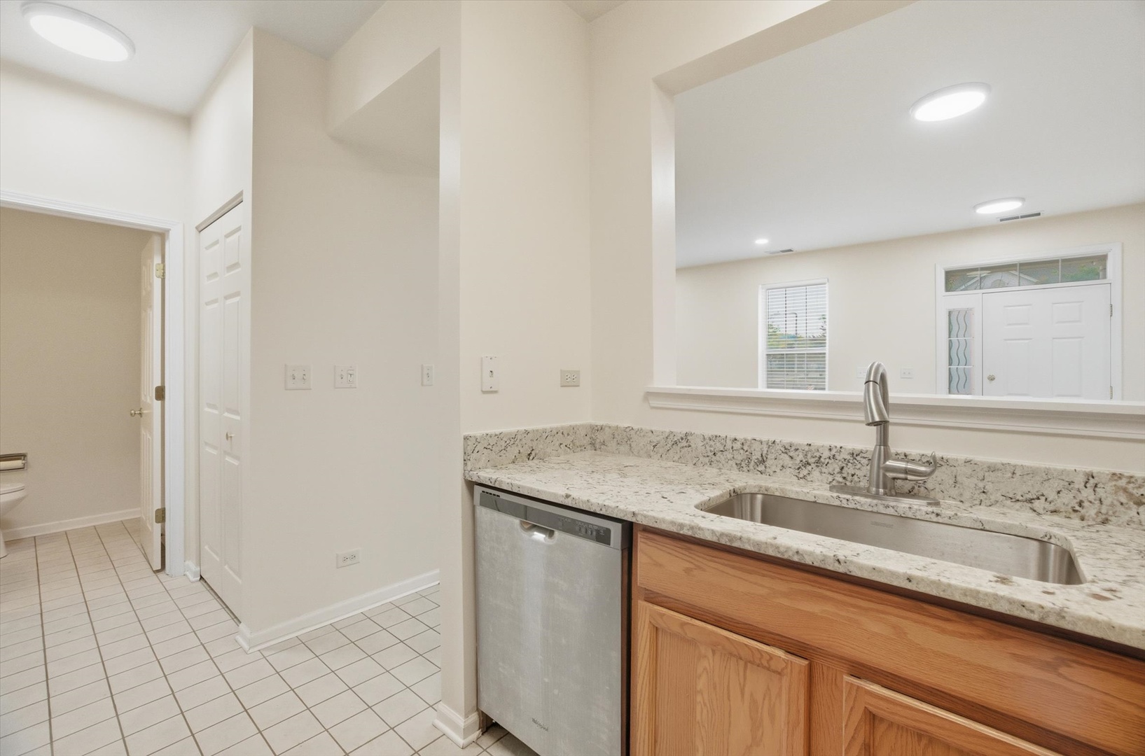 2486 Georgetown Circle, Aurora, IL 60503