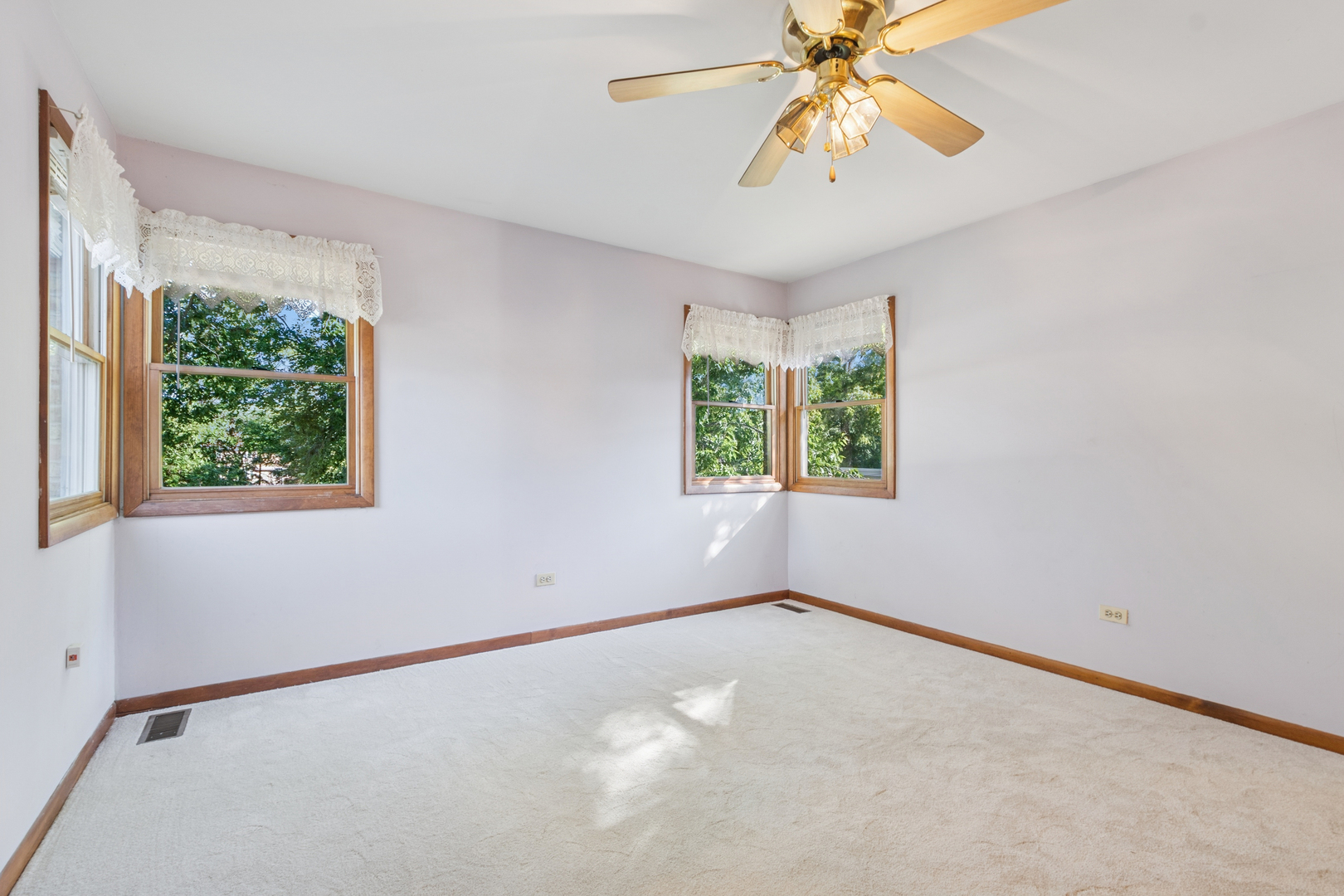 1850 Pine Road, Homewood, IL 60430