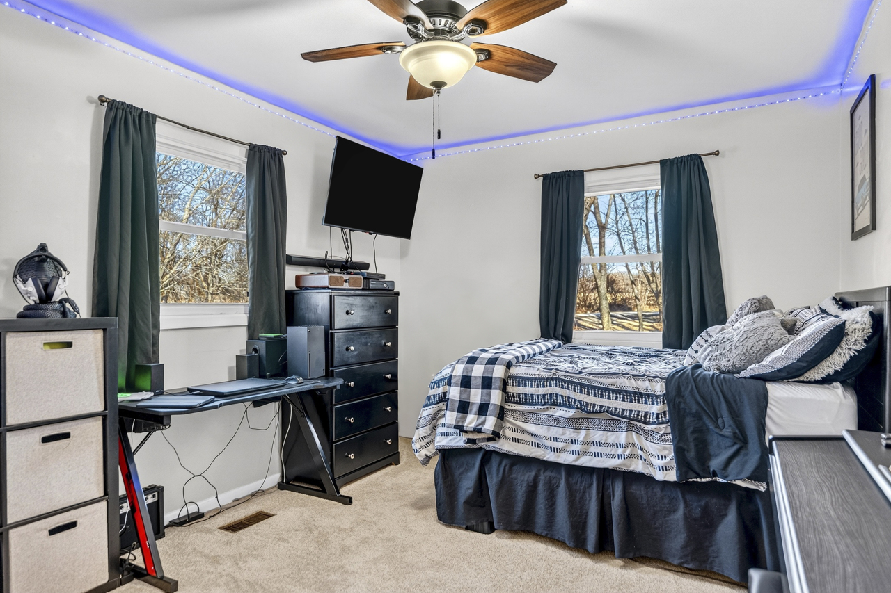 4015 Sunnyside Road, Woodstock, IL 60098