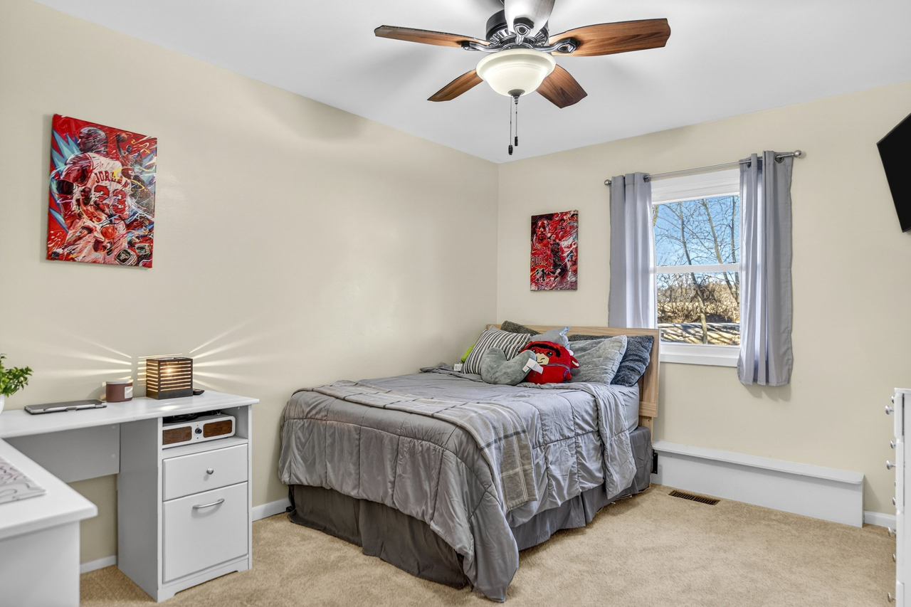 4015 Sunnyside Road, Woodstock, IL 60098