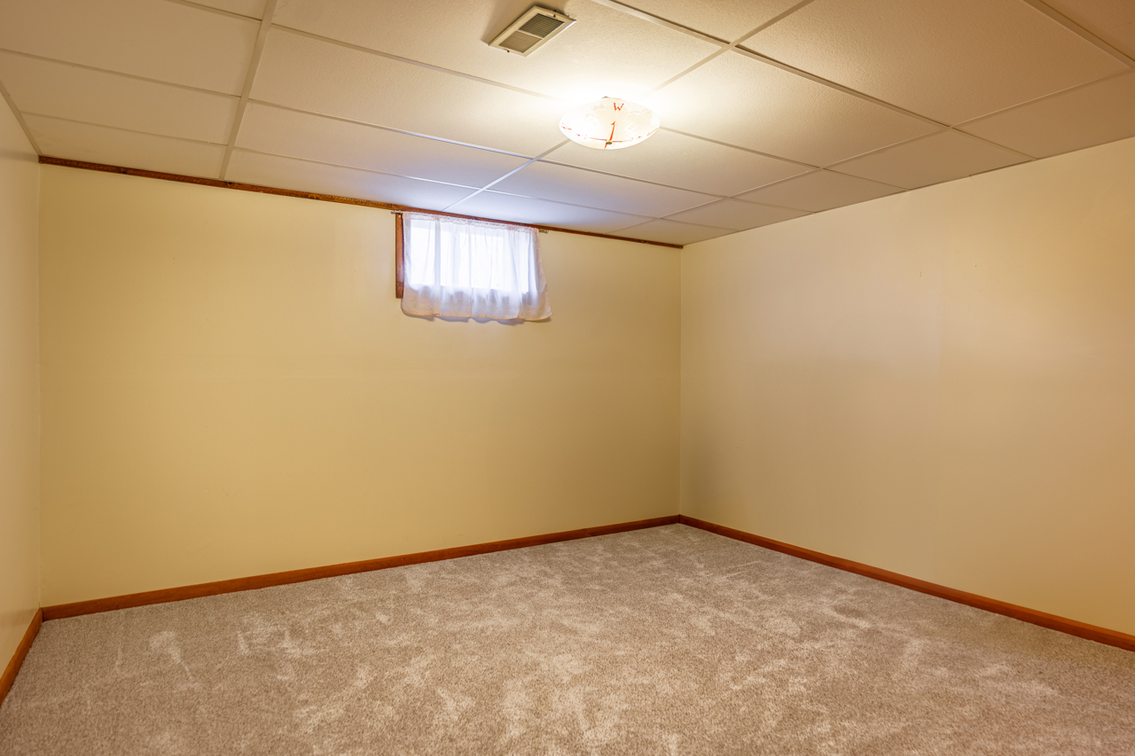 4015 Sunnyside Road, Woodstock, IL 60098