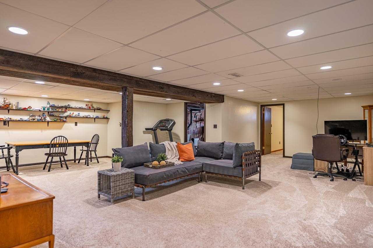 4015 Sunnyside Road, Woodstock, IL 60098