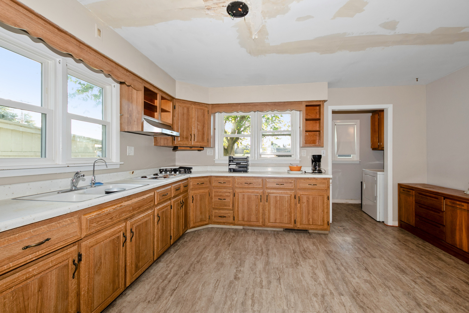 2630 Commercial Avenue, South Chicago Heights, IL 60411