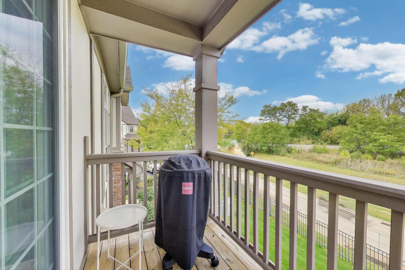 890 June Terrace #240, Lake Zurich, IL 60047