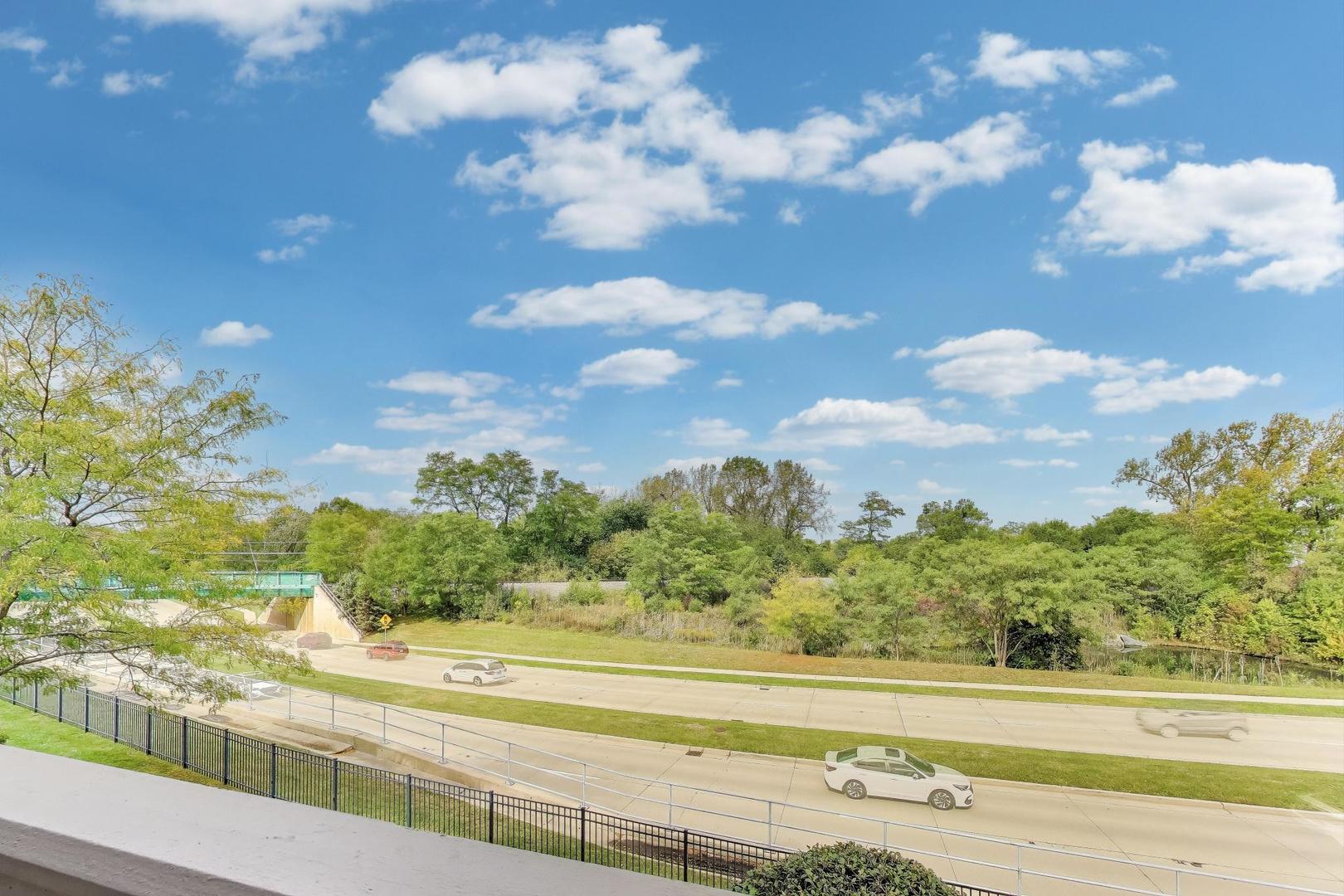 890 June Terrace #240, Lake Zurich, IL 60047