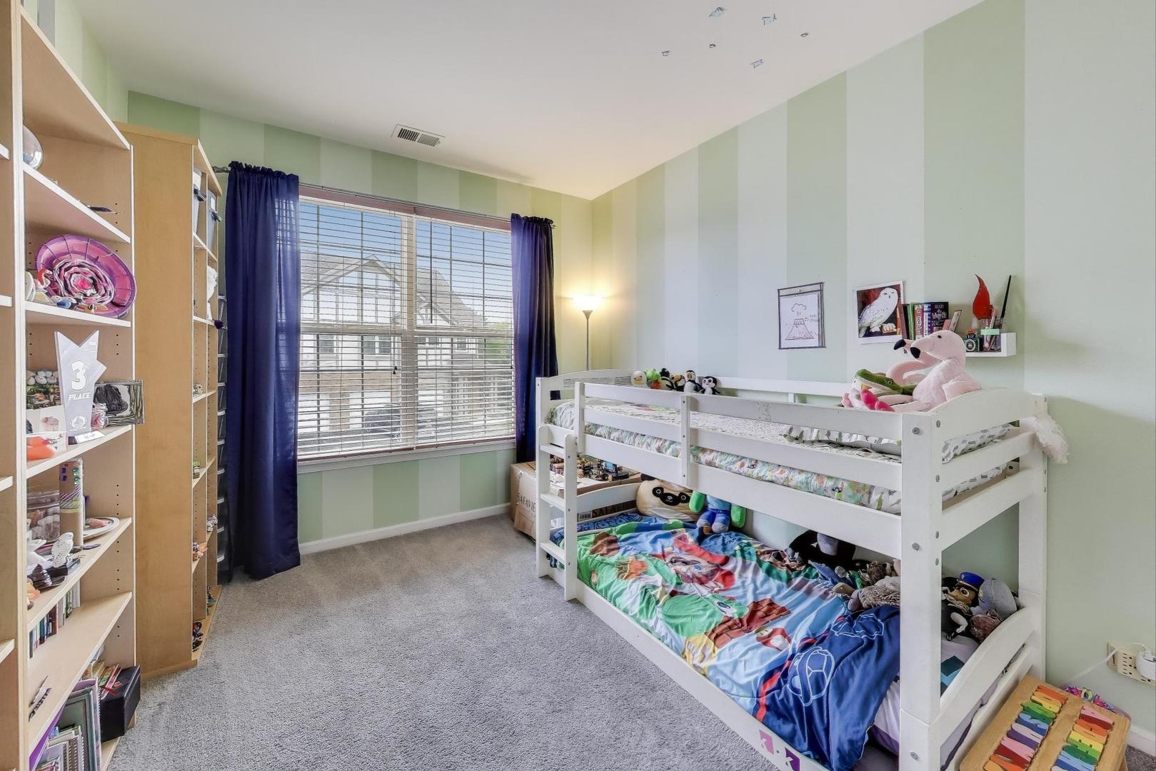 890 June Terrace #240, Lake Zurich, IL 60047