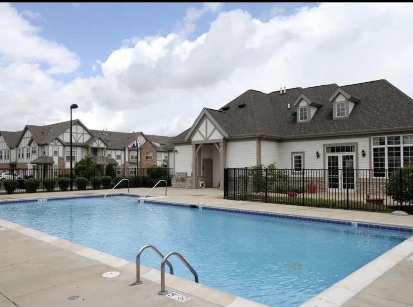 890 June Terrace #240, Lake Zurich, IL 60047