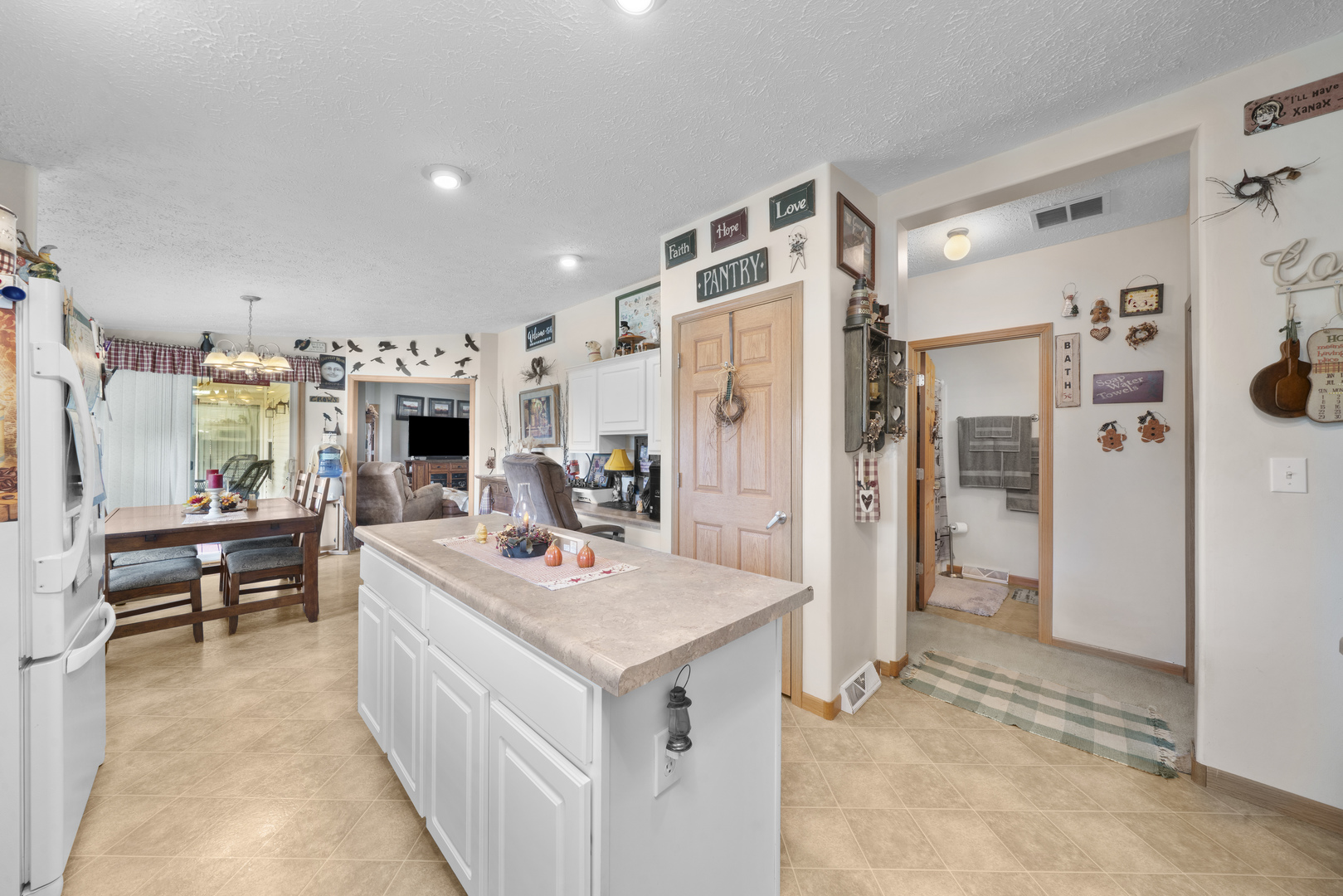 32 Peggy Drive, Sandwich, IL 60548