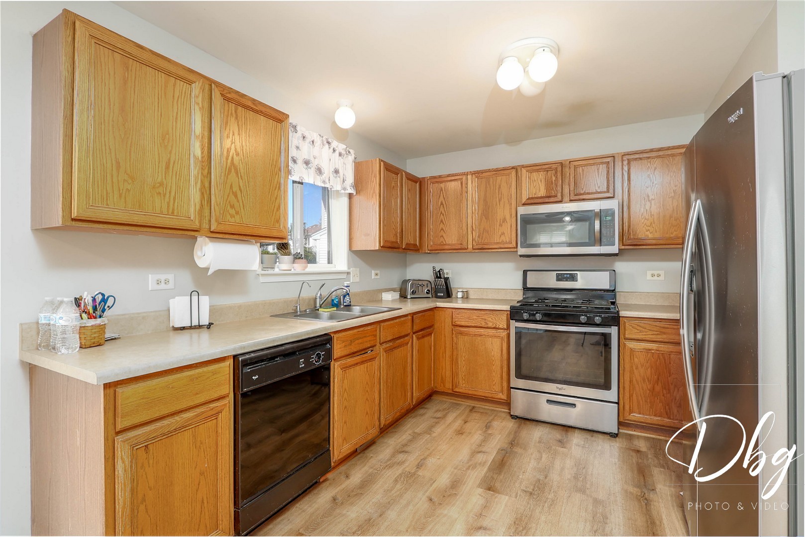 2380 N Salem Lane, Round Lake Beach, IL 60073