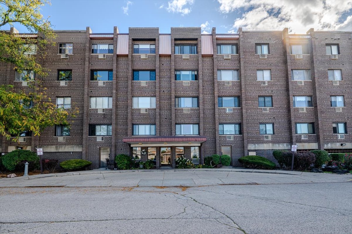 4623 N Chester Avenue #110, Chicago, IL 60656