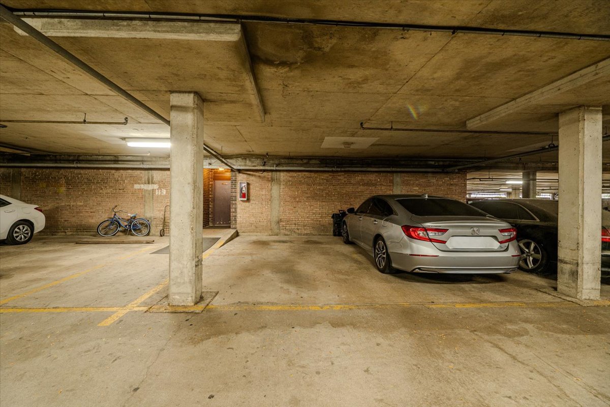 4623 N Chester Avenue #110, Chicago, IL 60656