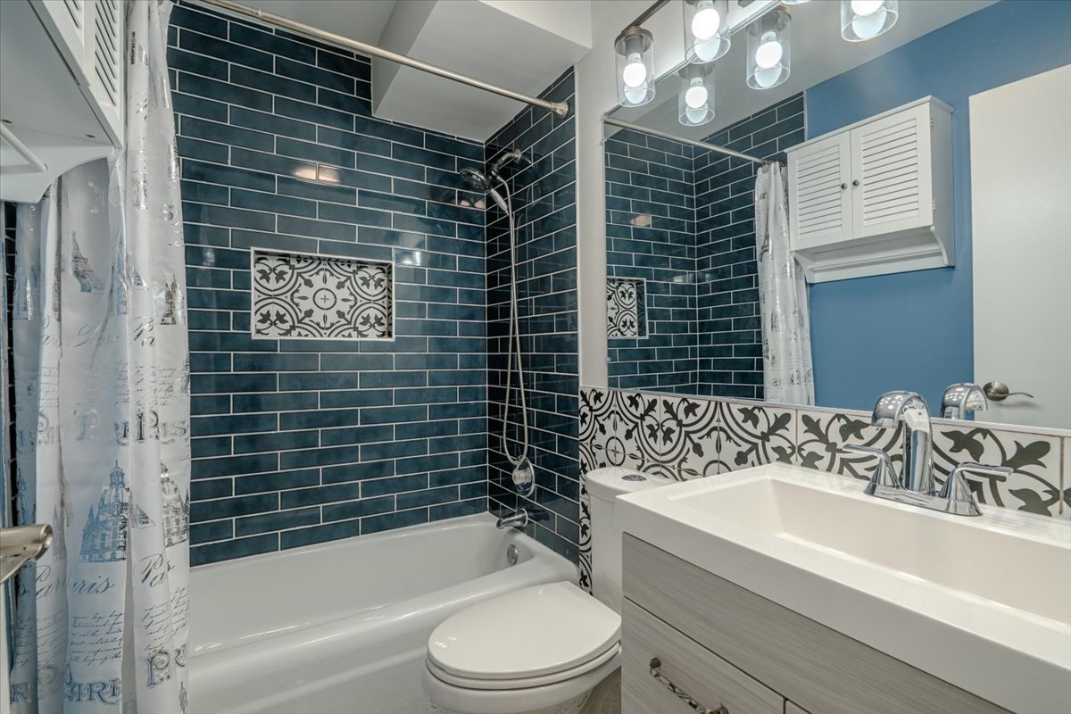 4623 N Chester Avenue #110, Chicago, IL 60656