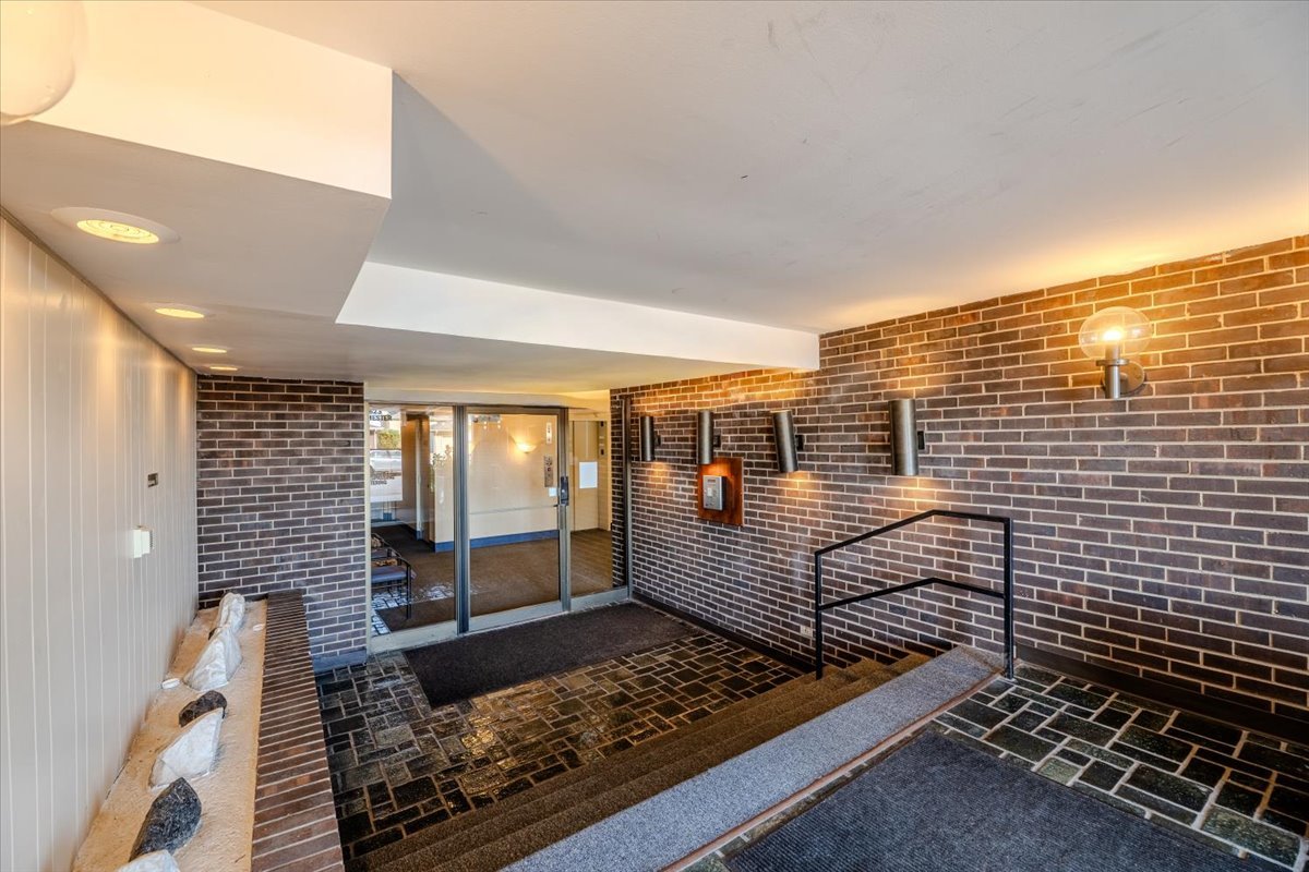 4623 N Chester Avenue #110, Chicago, IL 60656