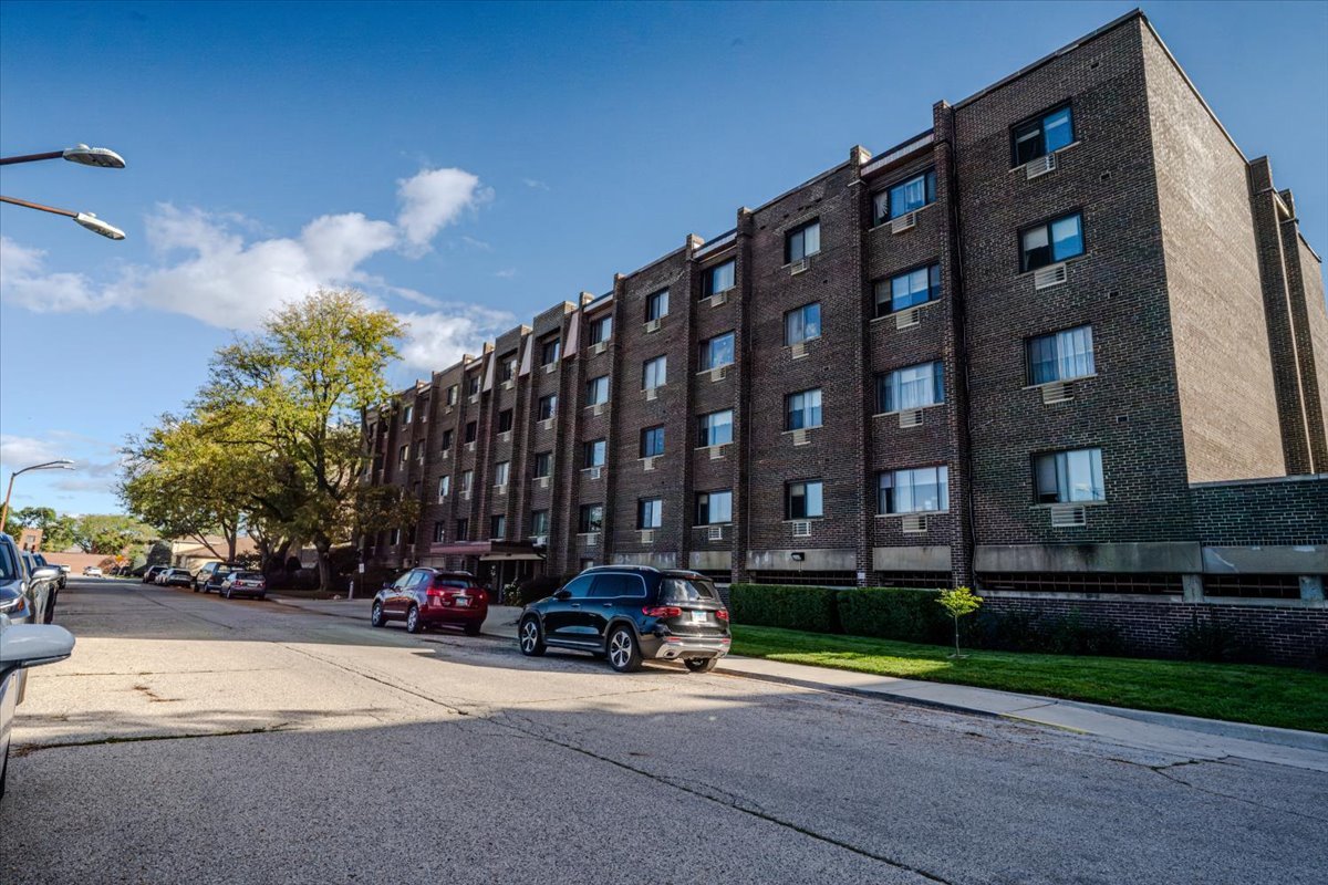 4623 N Chester Avenue #110, Chicago, IL 60656