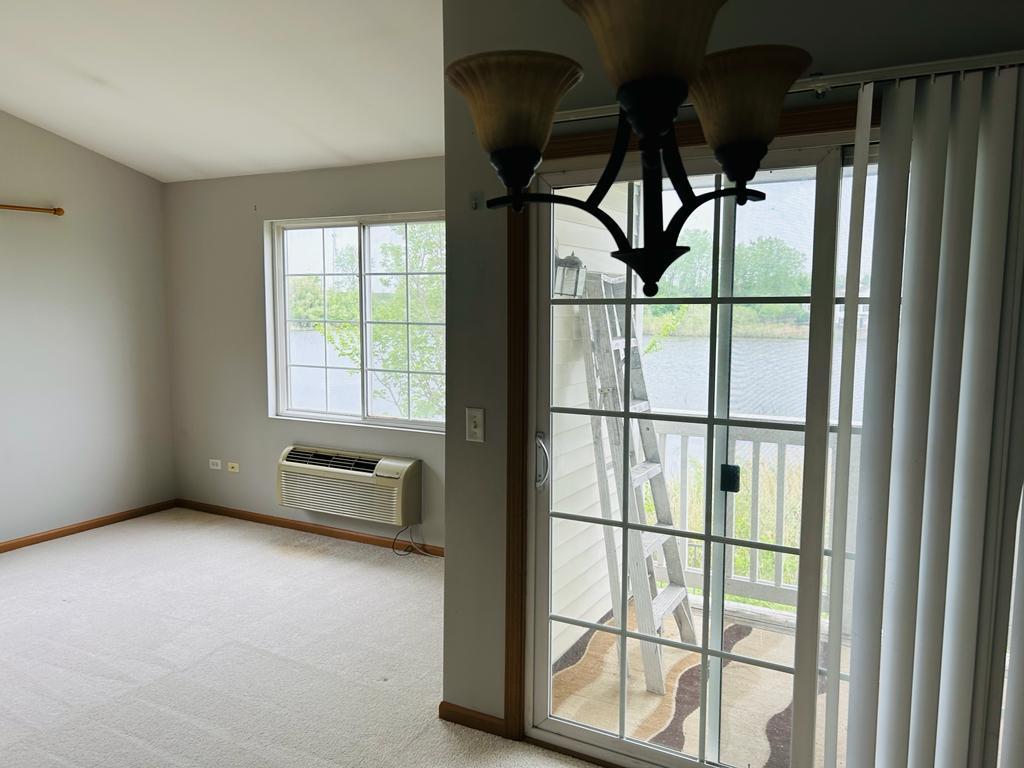 1131 Silverstone Drive #1131, Carpentersville, IL 60110