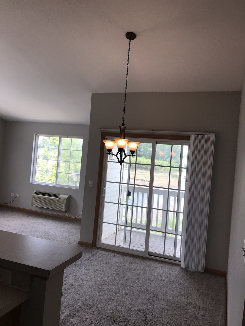 1131 Silverstone Drive #1131, Carpentersville, IL 60110