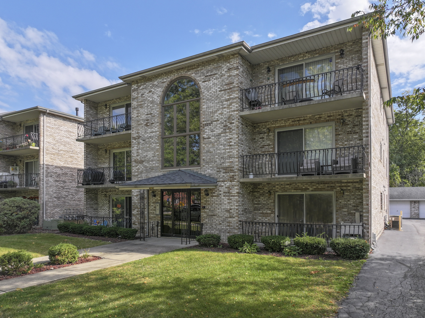 14815 Kenton Avenue #1, Midlothian, IL 60445