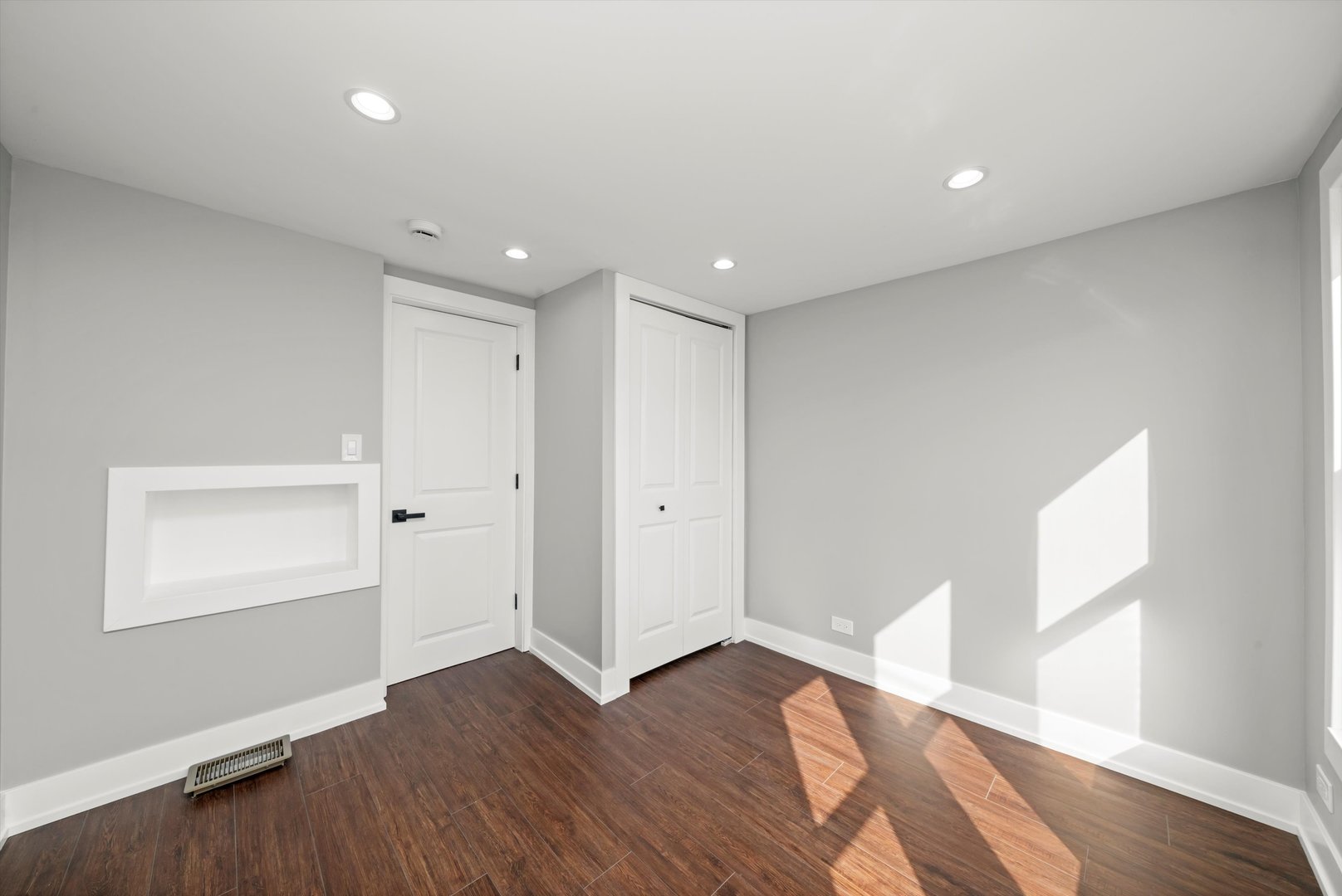 10047 S Calumet Avenue, Chicago, IL 60628