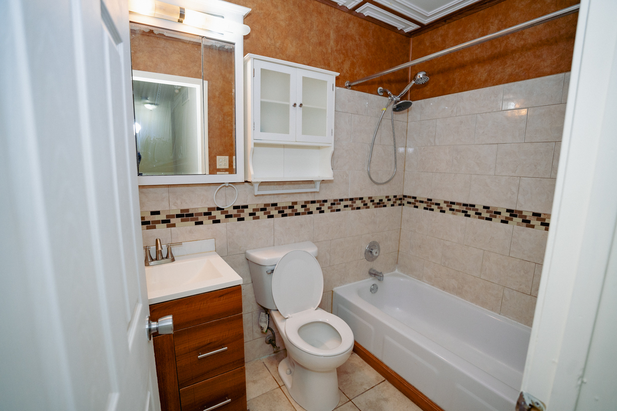 1221 Cedarwood Drive #F, Crest Hill, IL 60403