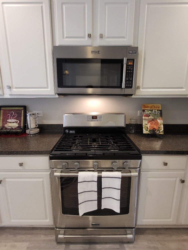 2949 BROSSMAN Street, Naperville, IL 60564