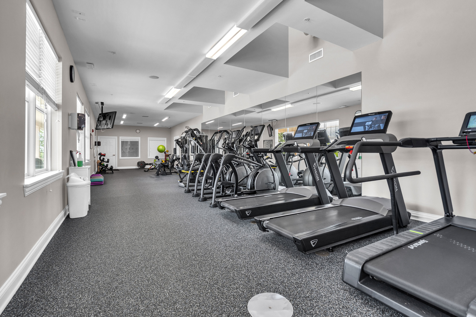 1655 Windsor Road, Pingree Grove, IL 60140