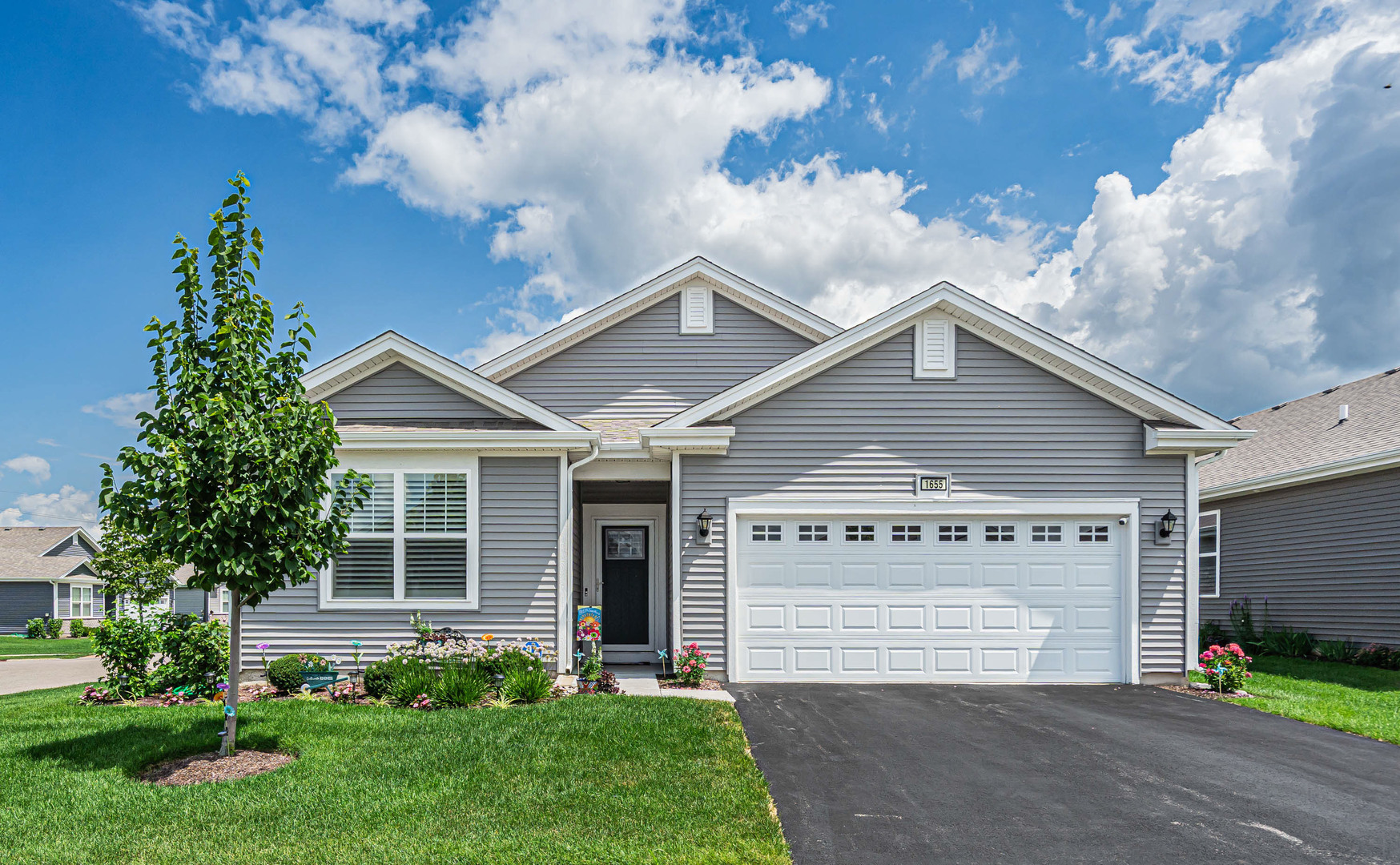 1655 Windsor Road, Pingree Grove, IL 60140