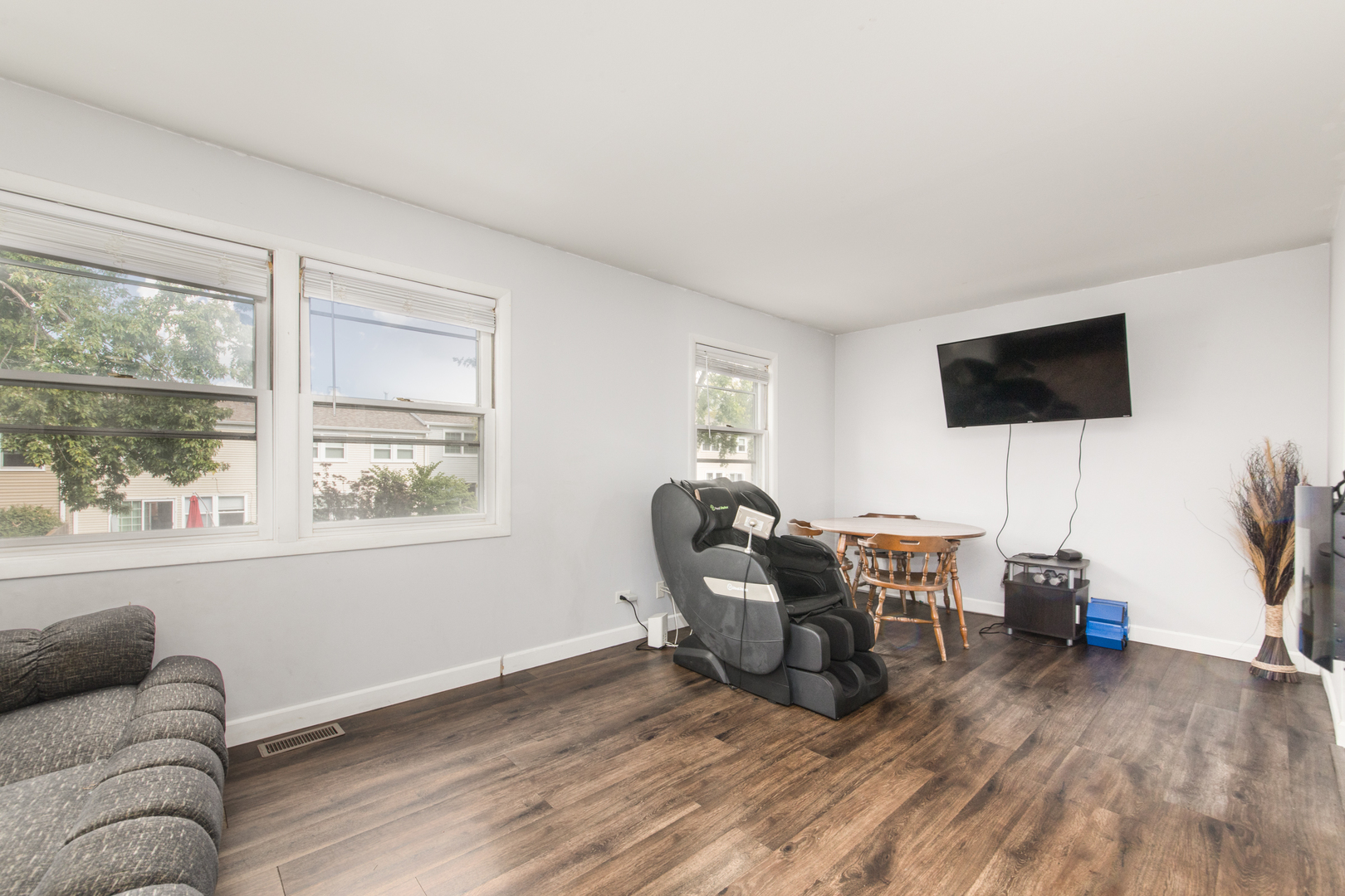 2004 Farnham Court, Schaumburg, IL 60194