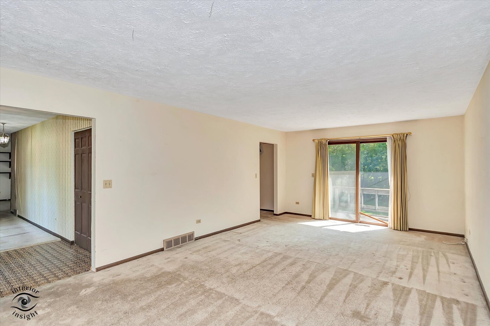7710 Ravina Drive, Spring Grove, IL 60081