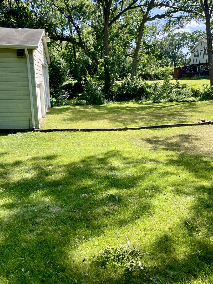 7710 Ravina Drive, Spring Grove, IL 60081