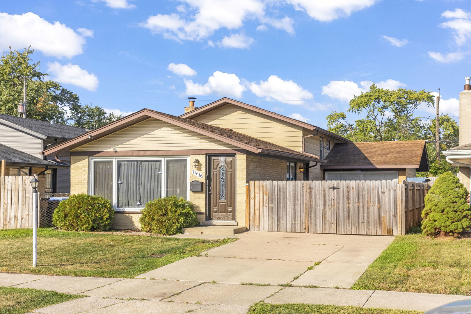11616 S Racine Avenue, Chicago, IL 60643