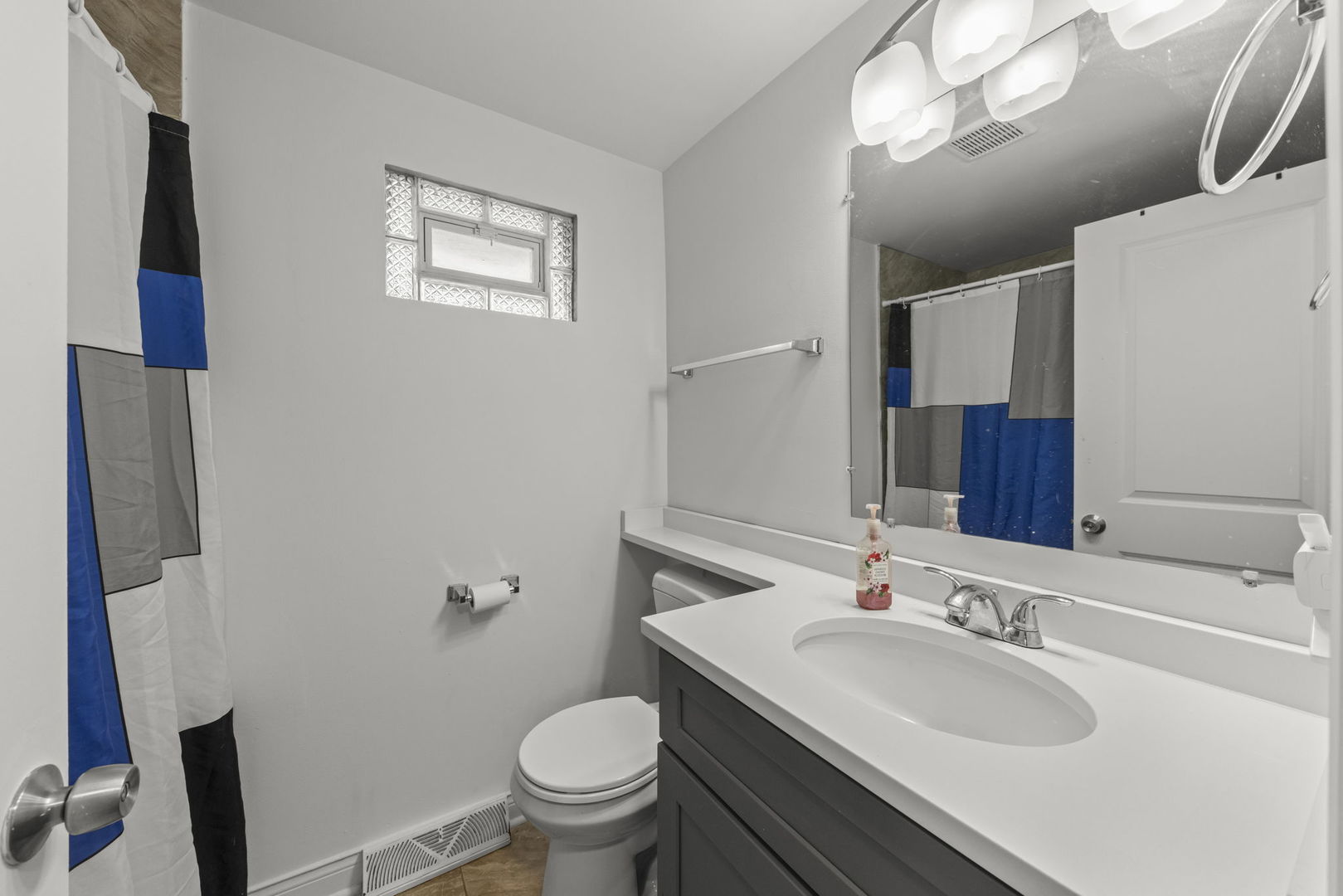 11616 S Racine Avenue, Chicago, IL 60643