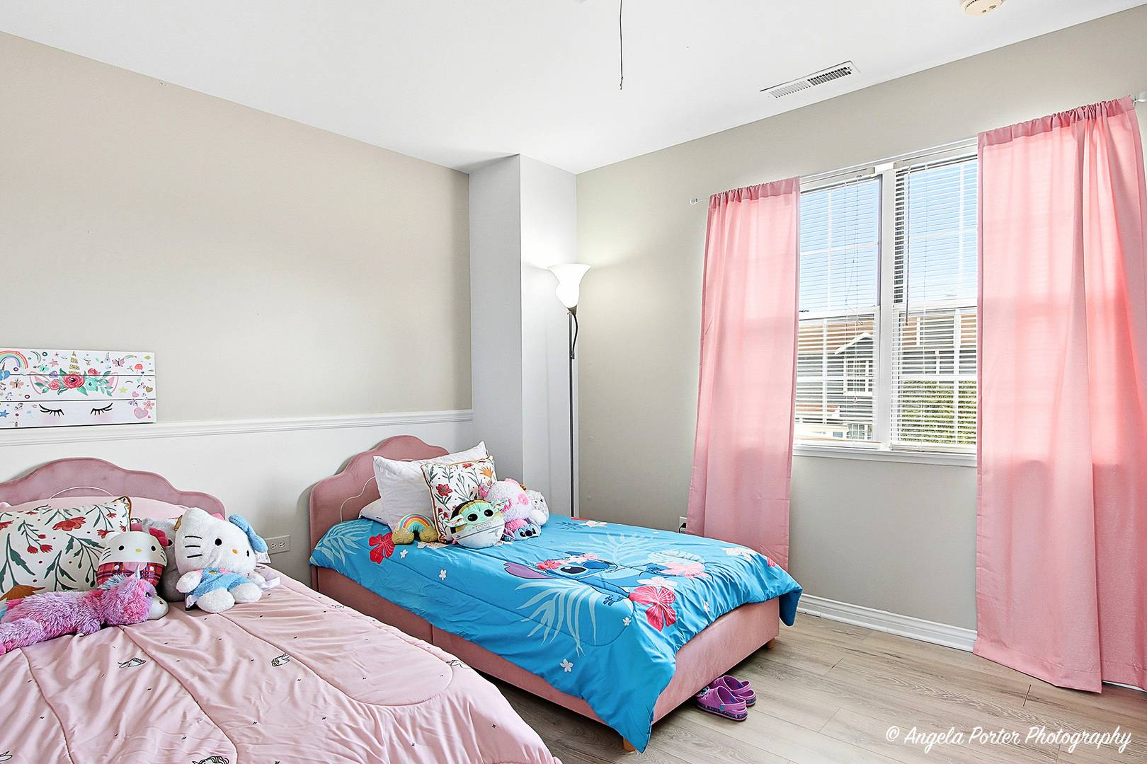 512 MEADOW HILL Lane, Round Lake Beach, IL 60073