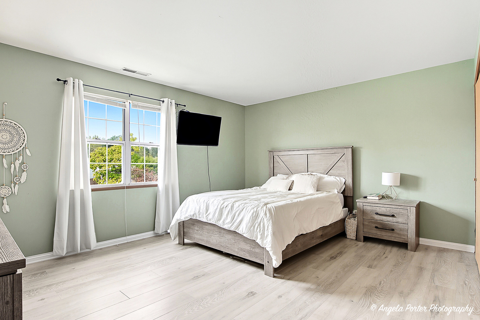 512 MEADOW HILL Lane, Round Lake Beach, IL 60073