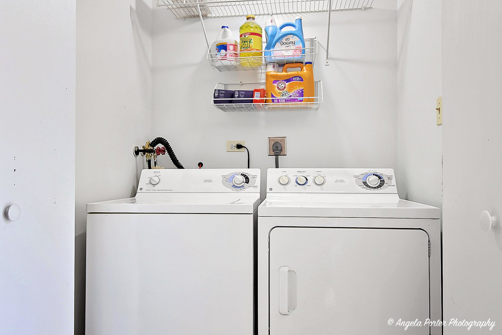 512 MEADOW HILL Lane, Round Lake Beach, IL 60073