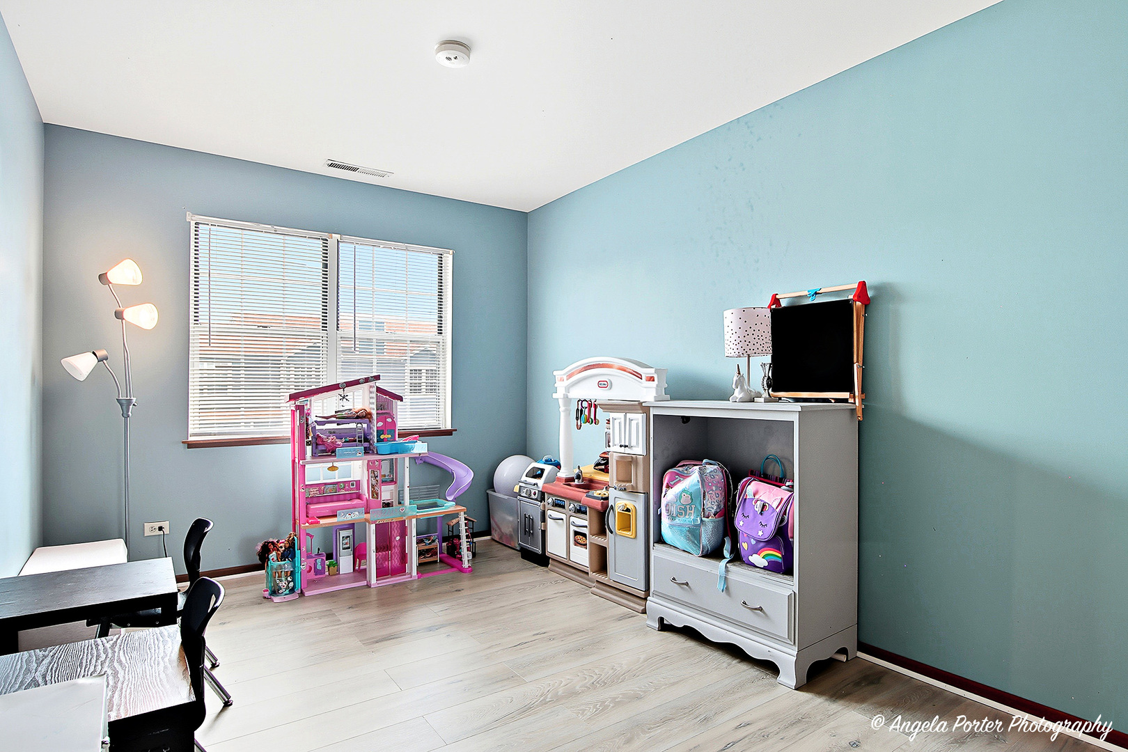 512 MEADOW HILL Lane, Round Lake Beach, IL 60073