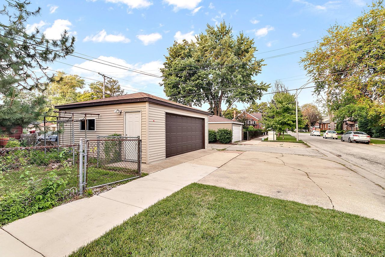 1108 Des Plaines Avenue #2, Forest Park, IL 60130