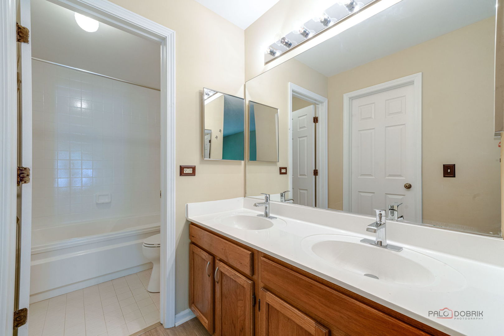 305 Satinwood Terrace, Buffalo Grove, IL 60089