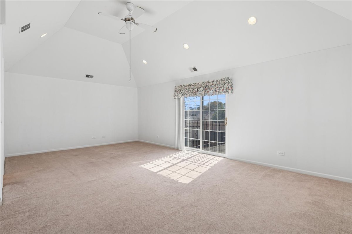 7725 W Myrtle Avenue, Chicago, IL 60631