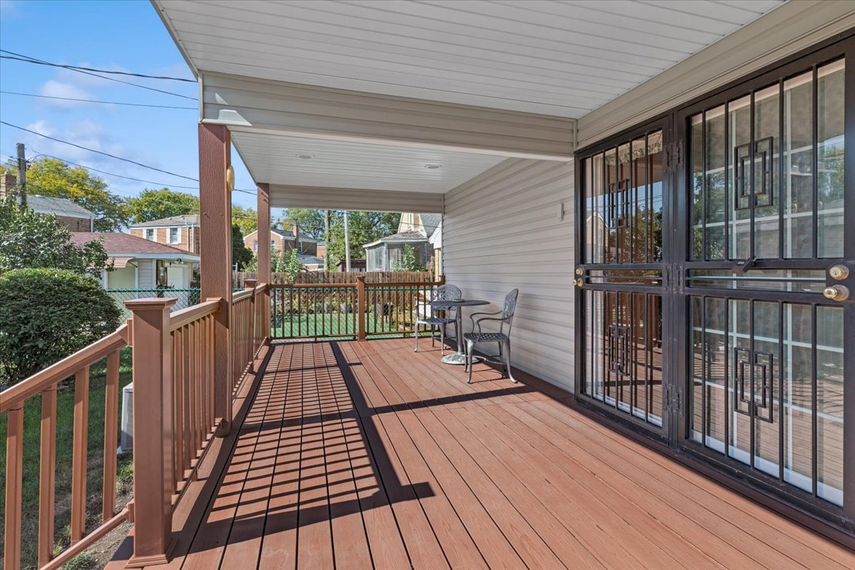 7725 W Myrtle Avenue, Chicago, IL 60631