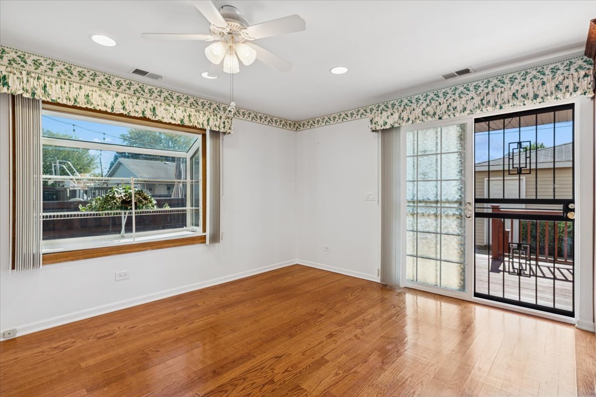 7725 W Myrtle Avenue, Chicago, IL 60631