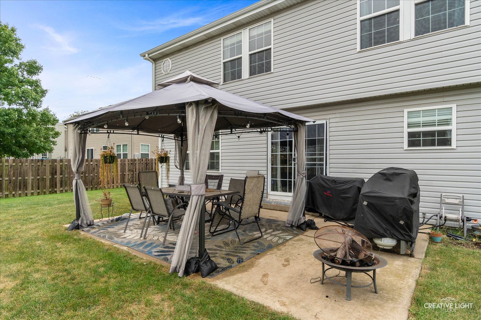 479 Raintree Drive, Oswego, IL 60543