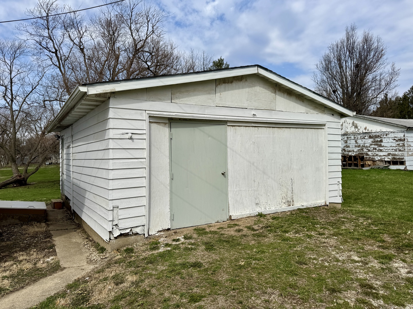 405 N 4th Street, Neponset, IL 61345