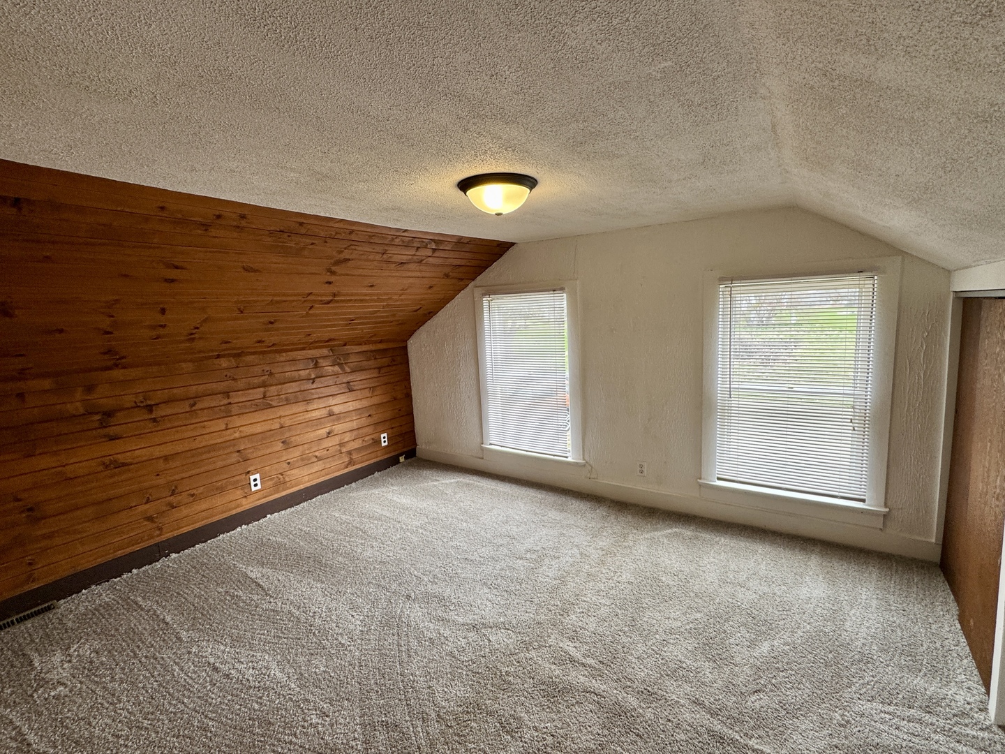 405 N 4th Street, Neponset, IL 61345