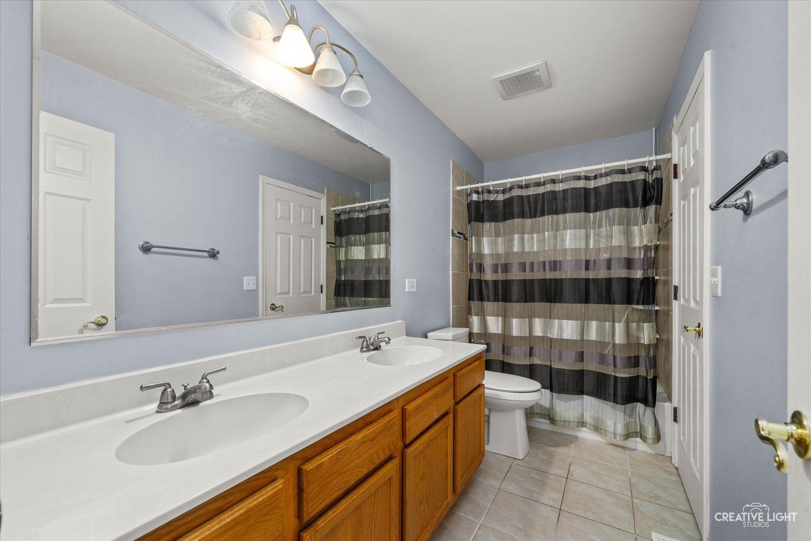 2901 S Shelly Lane, Aurora, IL 60504