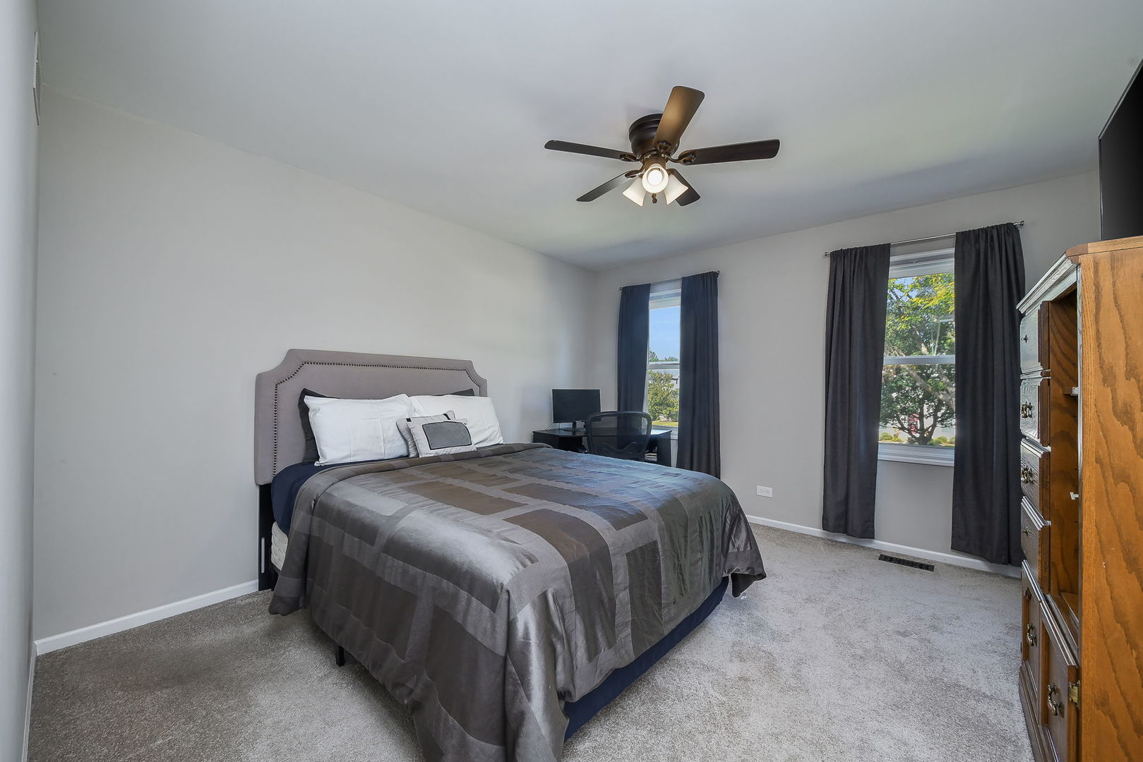 563 Bovidae Circle, Naperville, IL 60565