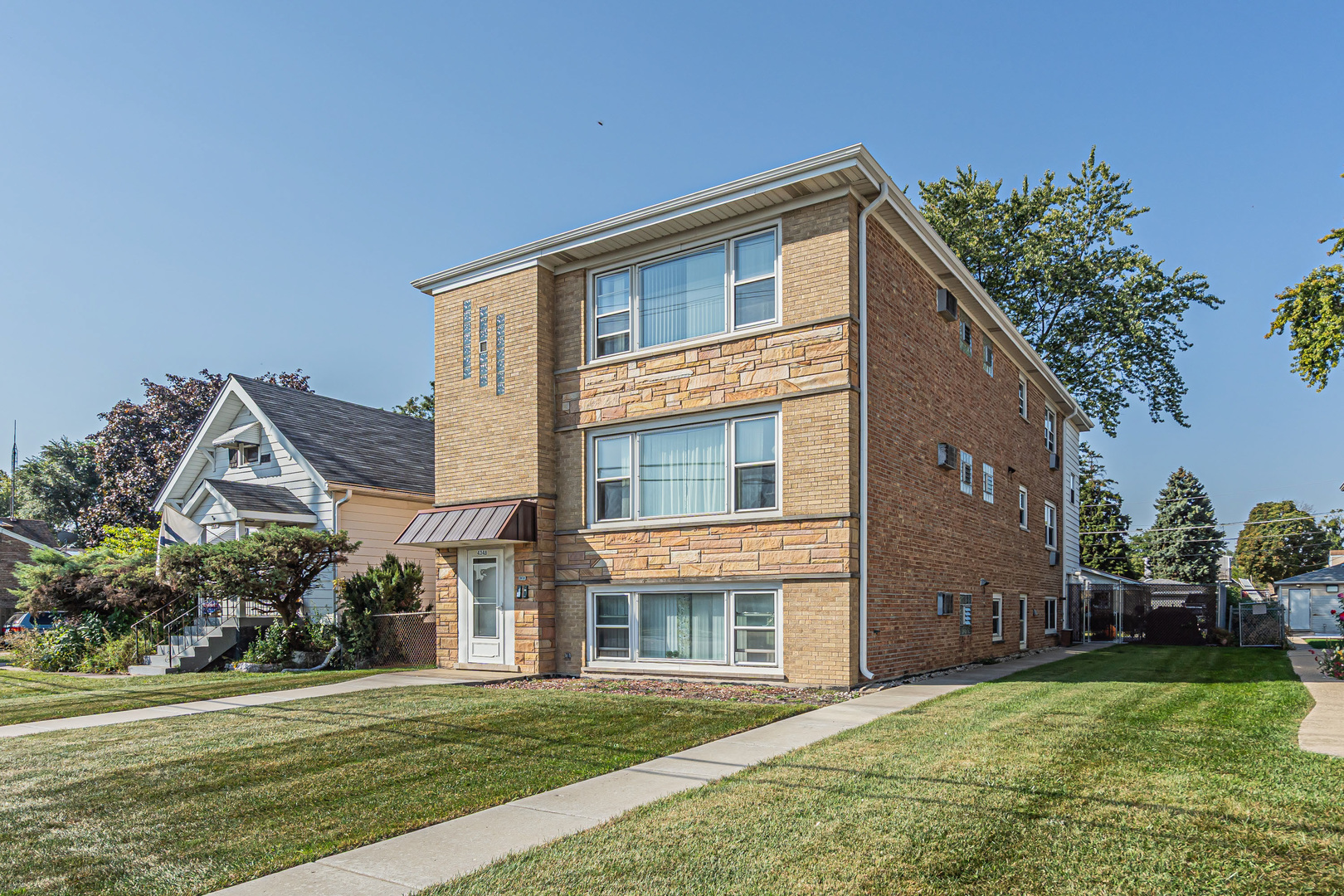 4348 Ruby Street, Schiller Park, IL 60176