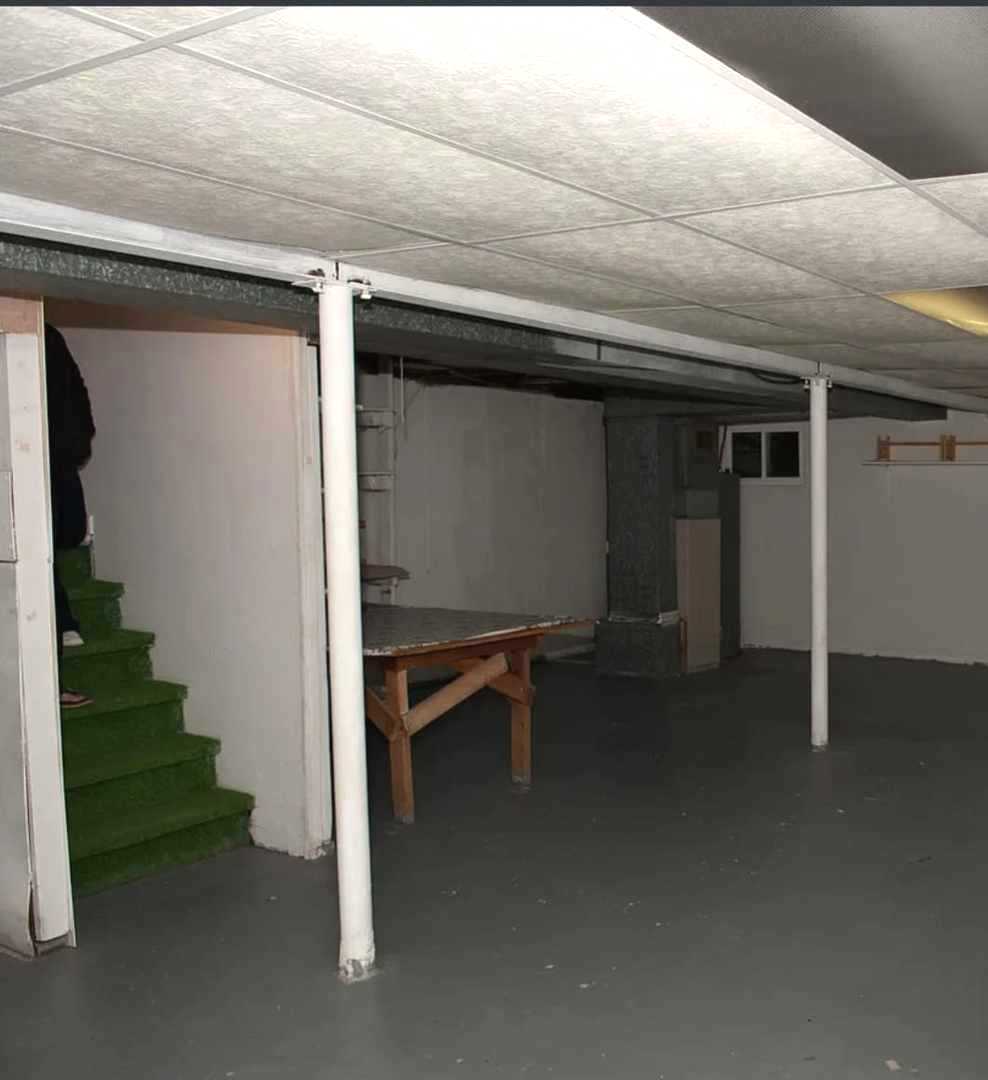 288 Dover Lane, Des Plaines, IL 60018