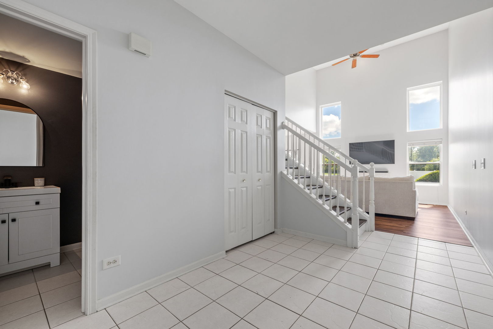 21543 EICH Drive, Crest Hill, IL 60403