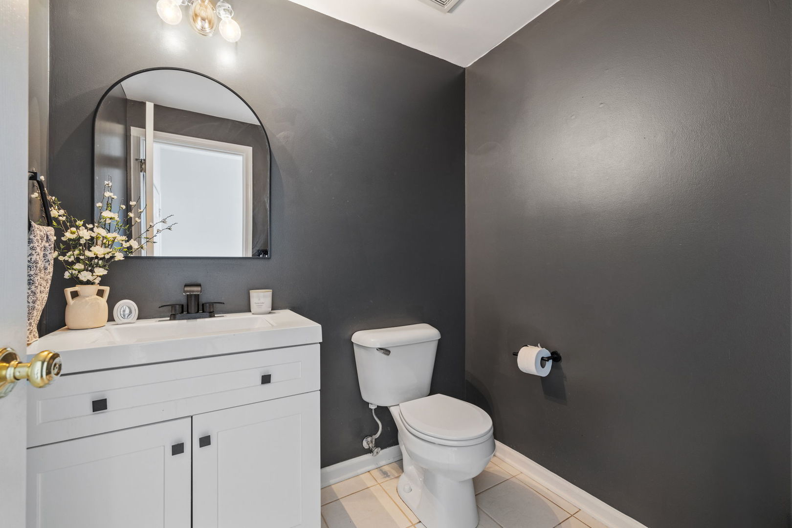 21543 EICH Drive, Crest Hill, IL 60403